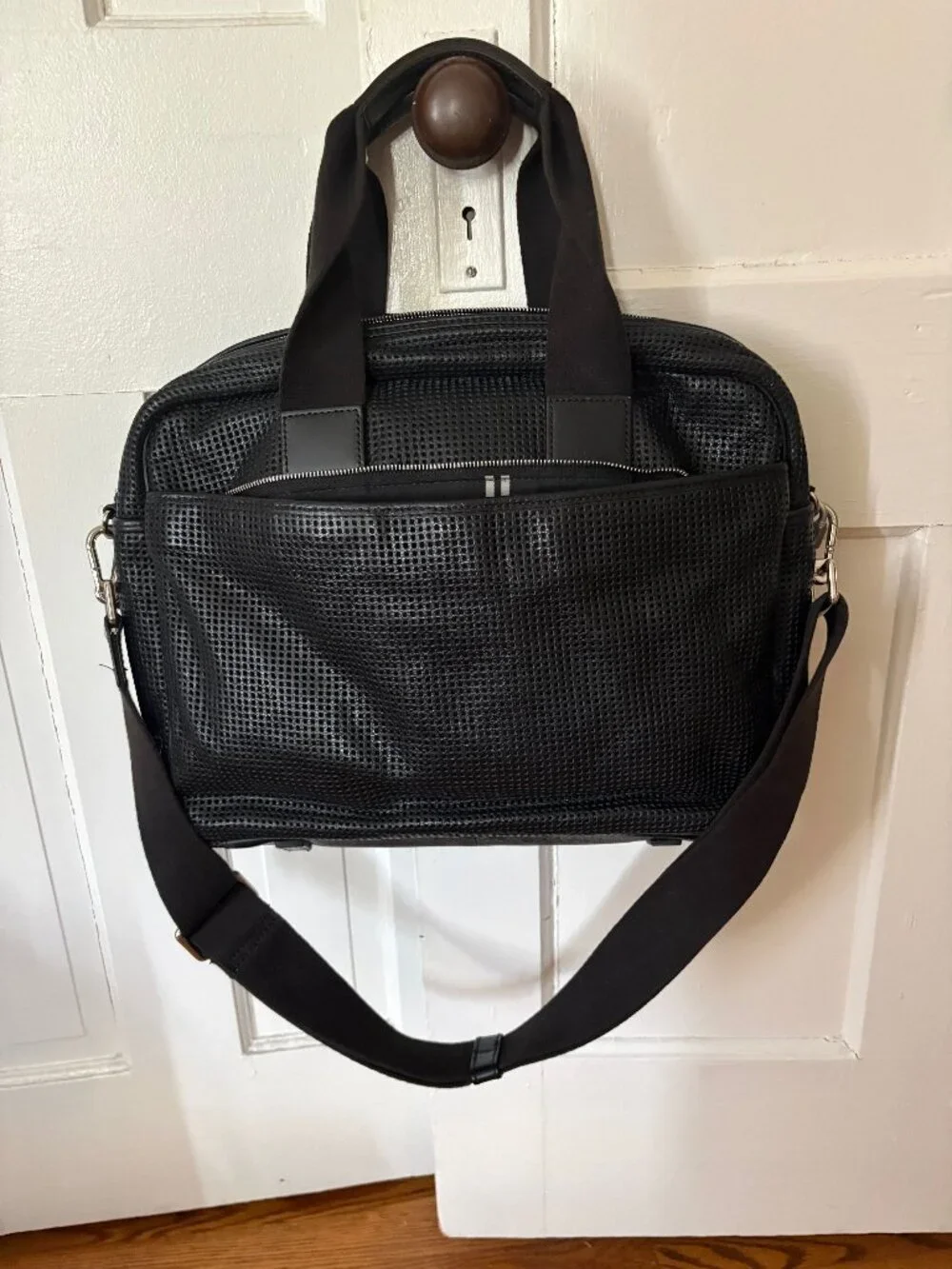 HUGO BOSS Black Leather Shoulder Bag w matching Laptop Sleeve